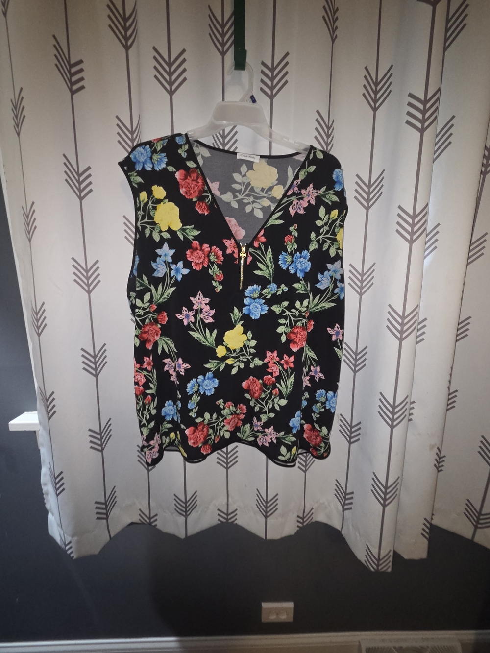 Sleeveless Black Floral V-Neck Top with Zip Detail